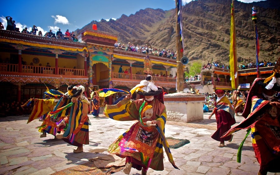 Hemis Gompa Fair Tour Package with Site Seeing
