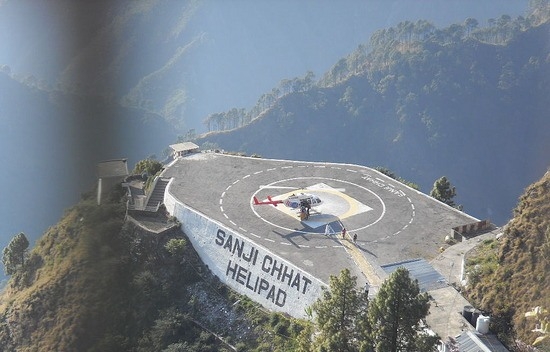 搭乘直升机快速通道达尔山，拥有VIP优先通票和德里孟买航班